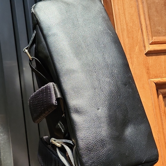 Steve Madden black extra large shoulder bag plus backpack - Picture 12 of 16
